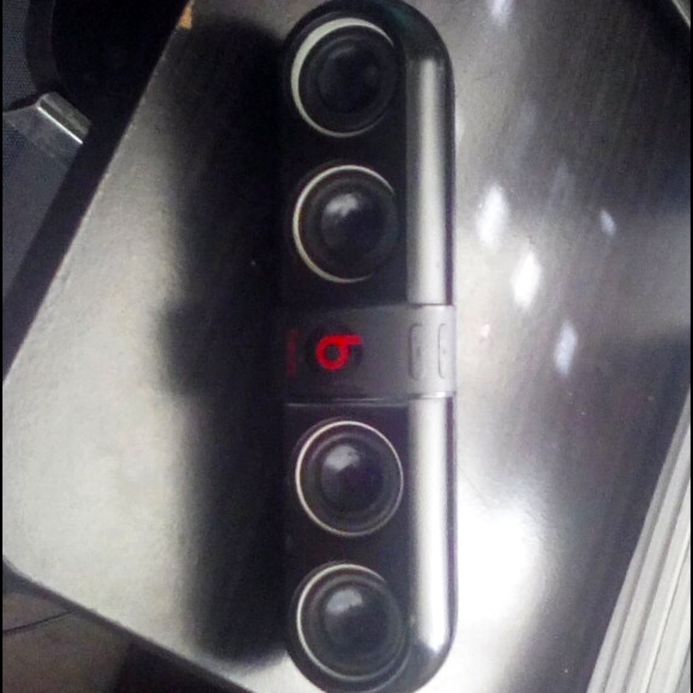 Dr. Dre Bluetooth Beatspill Speaker